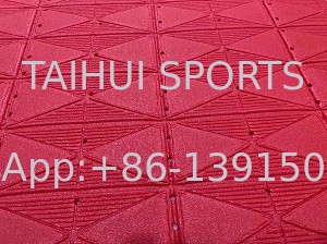 Op maat gemaakte schokdemper sportoppervlakte 8 jaar dienstverlening voor sportvelden