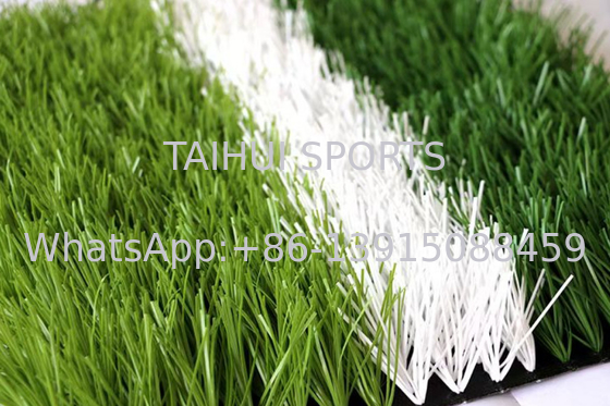 50 mm Pile Height Synthetisch PE materiaal Tuinversiering Kunstgras tapijt Voor voetbalveld