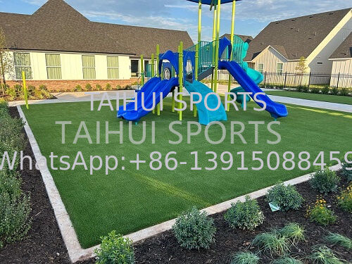 Zwakke valverbindende veiligheidsmatte met een dikte van 10-100 mm en HIC & CFH gewaarborgde schokkussing voor speeltuinen