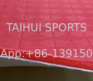 Op maat gemaakte schokdemper sportoppervlakte 8 jaar dienstverlening voor sportvelden